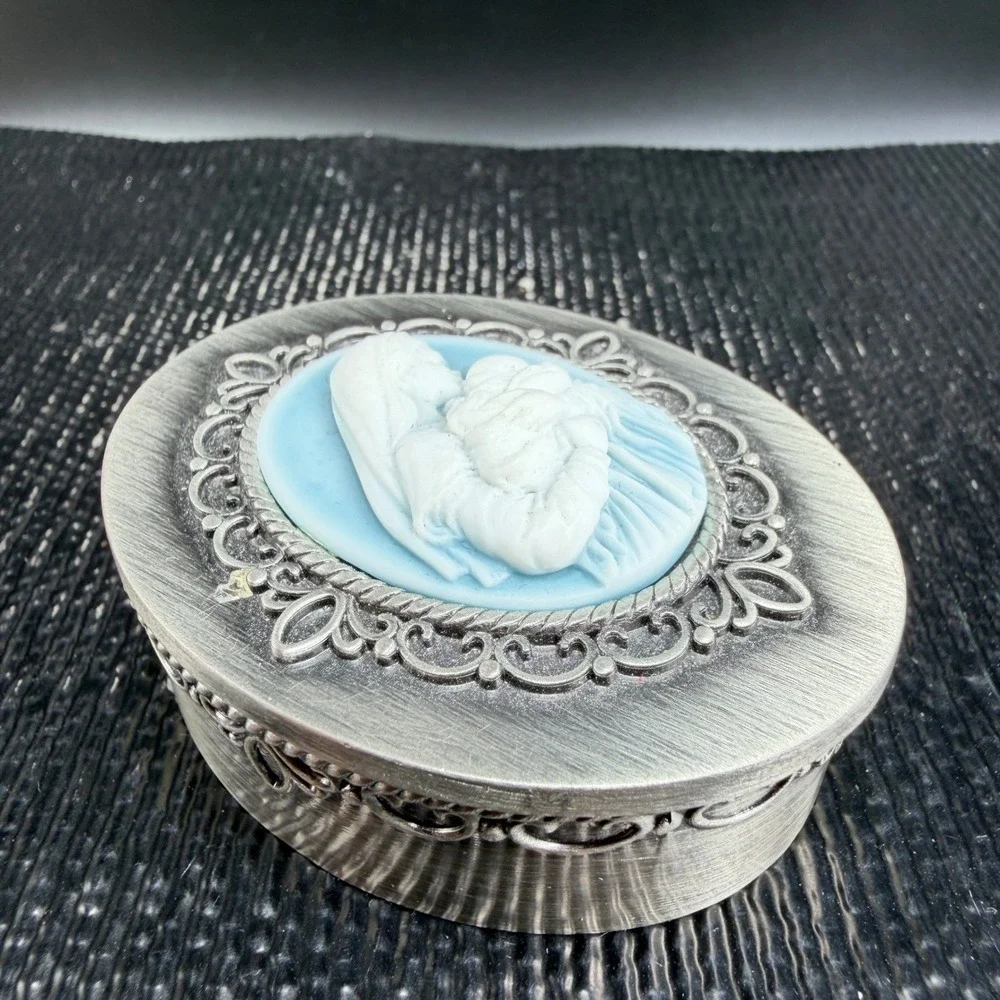 2013‎ CB Mother and Child Cameo Trinket Box Silver Tone Blue Oval Jewelry Case